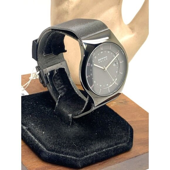 Bering Men's Watch 14640-077 Solar Gray Dial Date 40mm Slim Mesh Stainless Steel - Picture 2 of 13